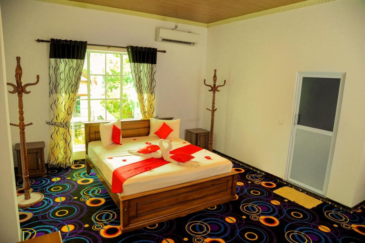 Aurora Banquet&Hotel Chilaw Exterior foto