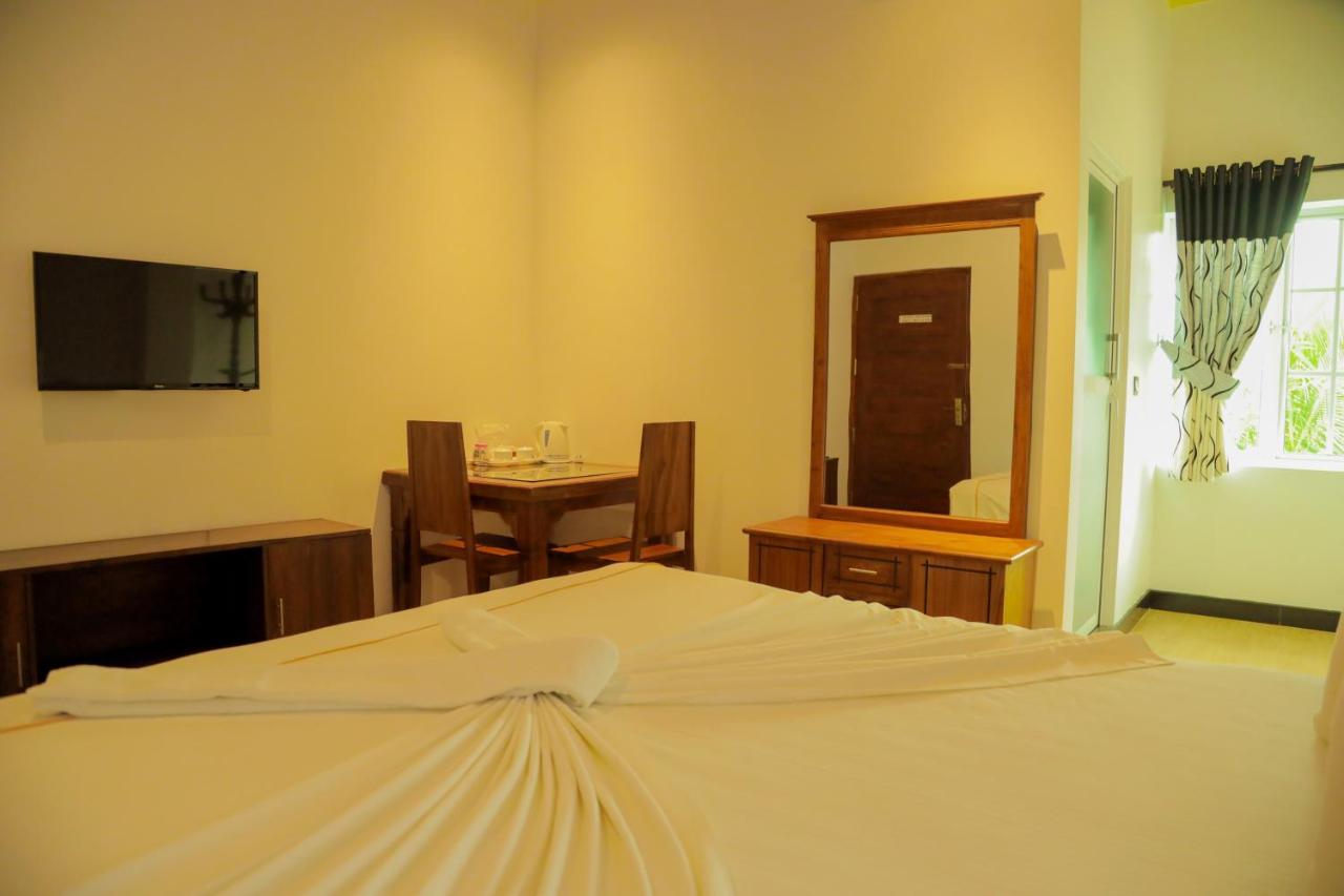 Aurora Banquet&Hotel Chilaw Exterior foto